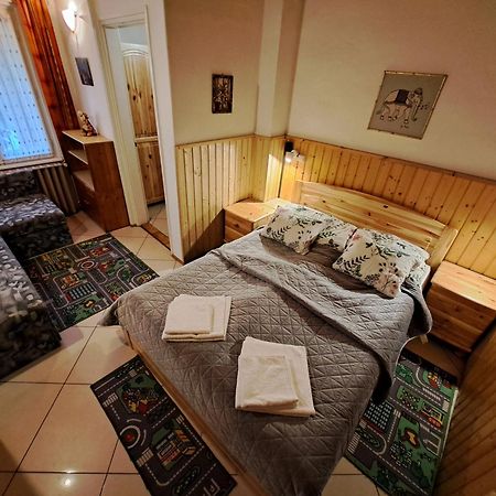 Csaladi Vendeghaz Appartement Eger Buitenkant foto