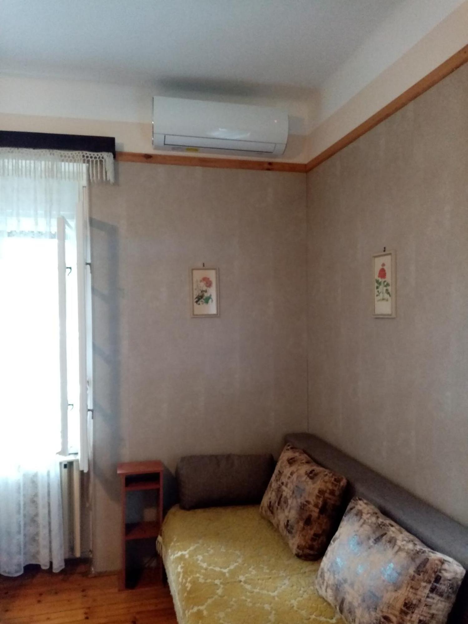 Csaladi Vendeghaz Appartement Eger Buitenkant foto