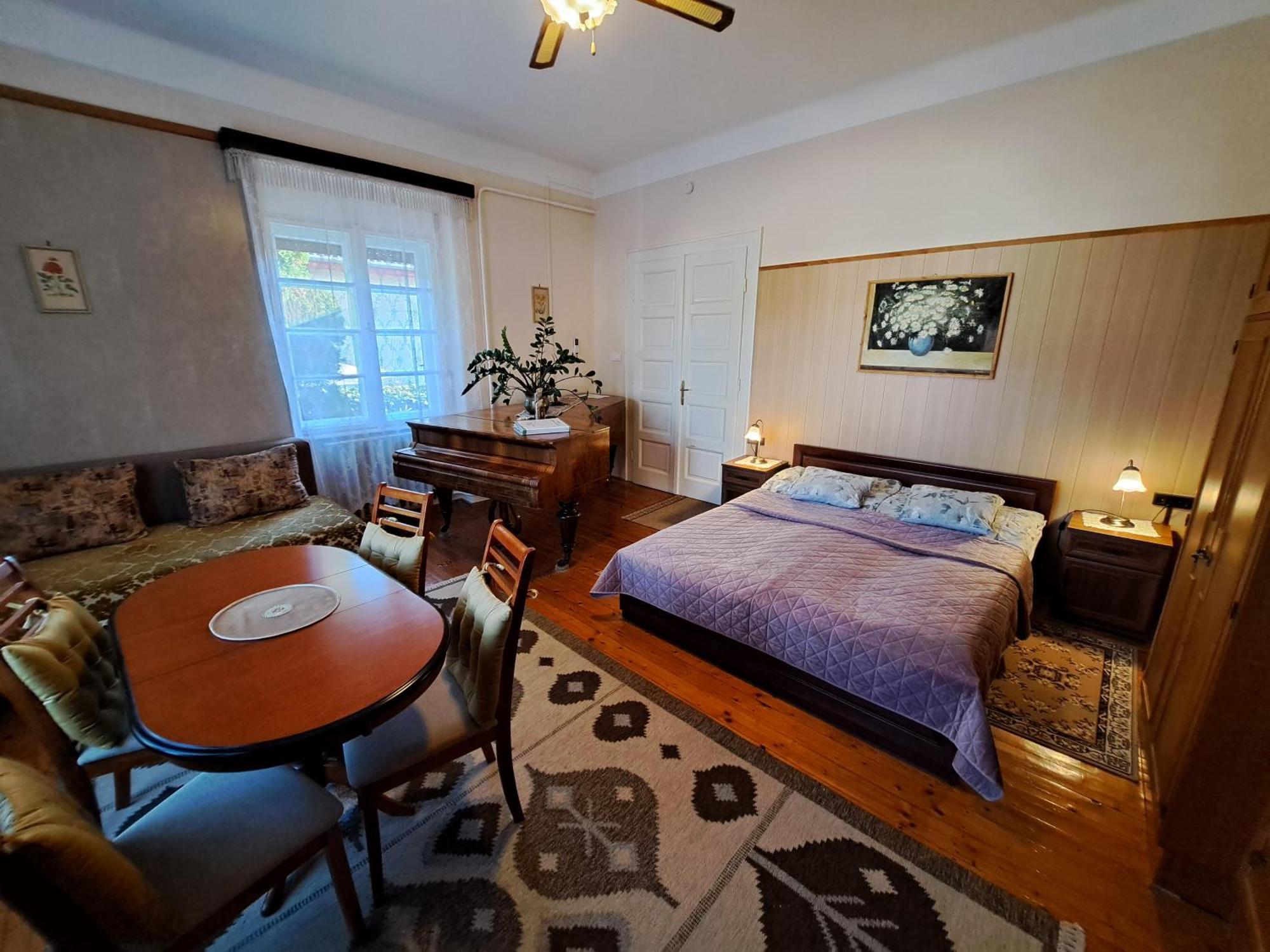 Csaladi Vendeghaz Appartement Eger Buitenkant foto